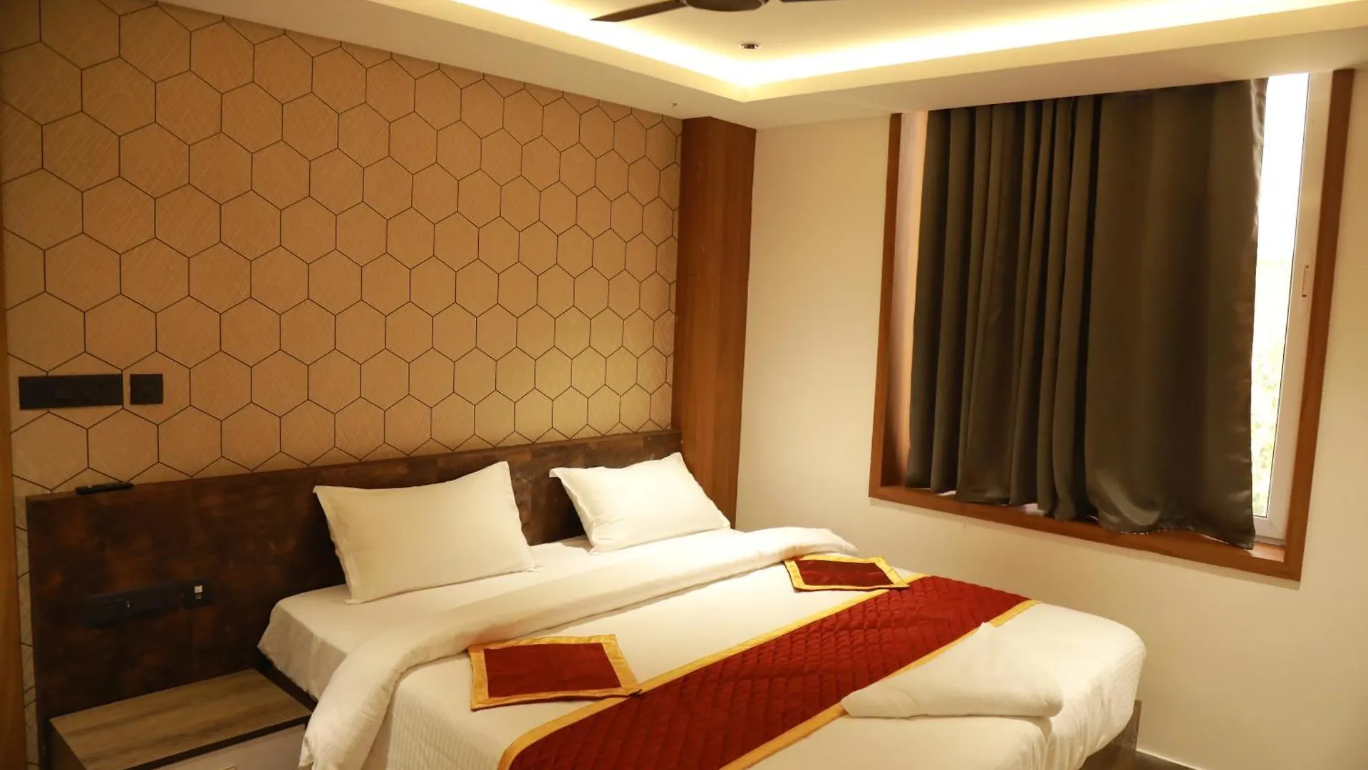 Marina Tower & Regency Changaramkulam Edappal 0*,  Indie