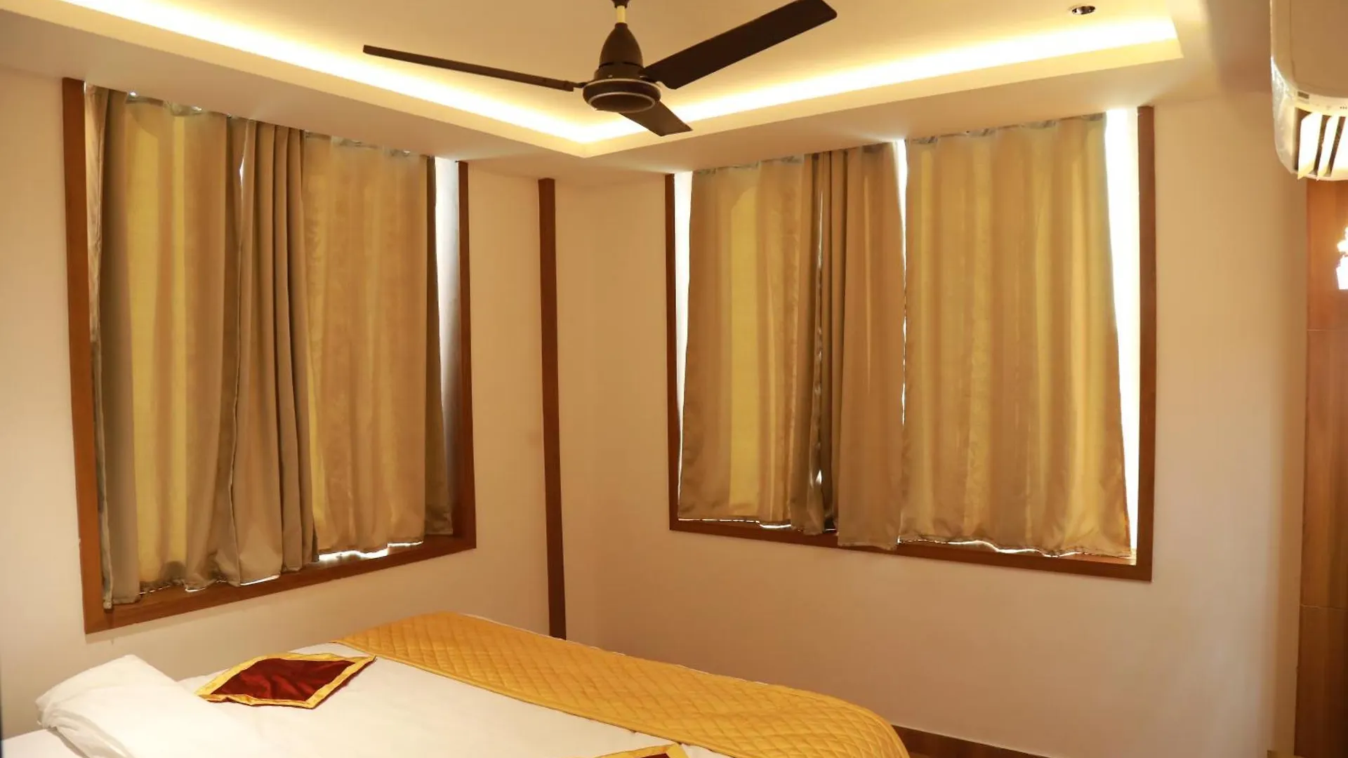 Marina Tower & Regency Changaramkulam Edappal 0*,  Indie